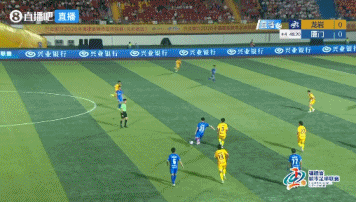 王鑫海头槌赛季第4球 厦门半场1-0领先龙岩