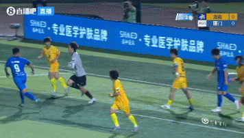 王鑫海头槌赛季第4球 厦门半场1-0领先龙岩