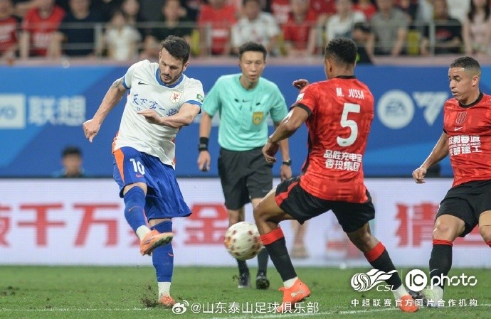 蓉城主场1-0力克泰山 泰山全场14射5正难破门 蓉城主场1-0力克泰山 泰山全场14射5正难破门