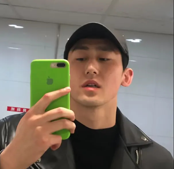 三次开颅!北体大一级运动员吴忠华:命运三连击,我笑着还手 三次开颅!北体大一级运动员吴忠华:命运三连击,我笑着还手
