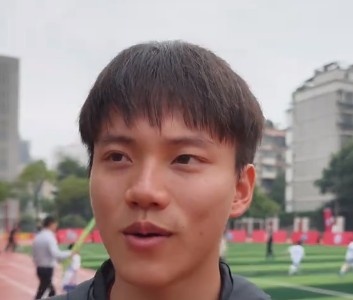 徐正鹏：盼早日完成中超首秀，大学目标华科