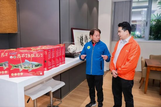 周穗安推动社区足球破圈:穗安街超启动,三人笼式与无人机足球同场竞技 周穗安推动社区足球破圈:穗安街超启动,三人笼式与无人机足球同场竞技
