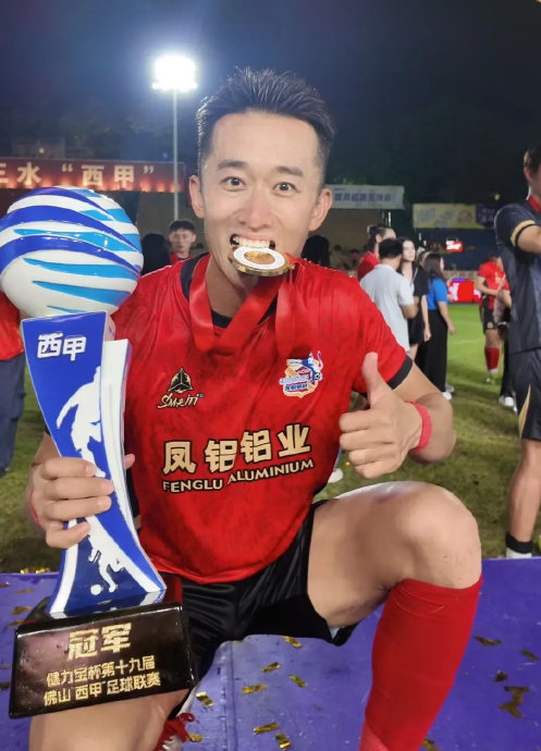 前中超球员许小龙:李铁业务能力顶级,赢球奖单场300万起步 前中超球员许小龙:李铁业务能力顶级,赢球奖单场300万起步