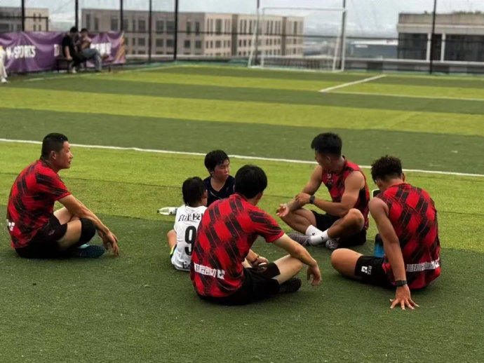 前中超球员许小龙:李铁业务能力顶级,赢球奖单场300万起步 前中超球员许小龙:李铁业务能力顶级,赢球奖单场300万起步