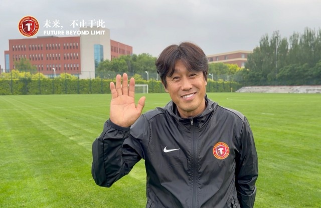 辽宁铁人儿童节视频:徐正源与外援用中文送祝福 辽宁铁人儿童节视频:徐正源与外援用中文送祝福