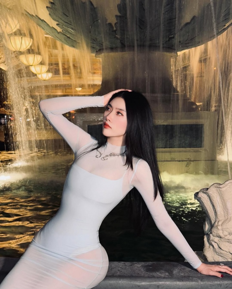 职业牌手布兰妮再晒与巴特勒合照 多次同框引关注