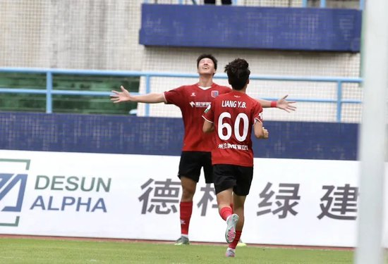中乙-广州蒲公英3-0泉州亚新 范芮玮15分钟传射定胜局 争冠组悬念留至末轮 中乙-广州蒲公英3-0泉州亚新 范芮玮15分钟传射定胜局 争冠组悬念留至末轮