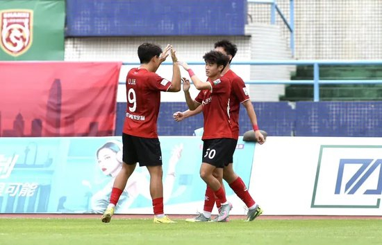 中乙-广州蒲公英3-0泉州亚新 范芮玮15分钟传射定胜局 争冠组悬念留至末轮 中乙-广州蒲公英3-0泉州亚新 范芮玮15分钟传射定胜局 争冠组悬念留至末轮