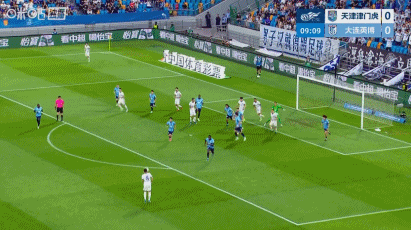 VAR纠错！杨帆反越位助攻科尔多瓦，津门虎1-0领先英博