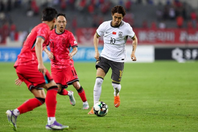 东亚杯次战国足死守5后卫阵型 27年不胜日本纪录恐延续