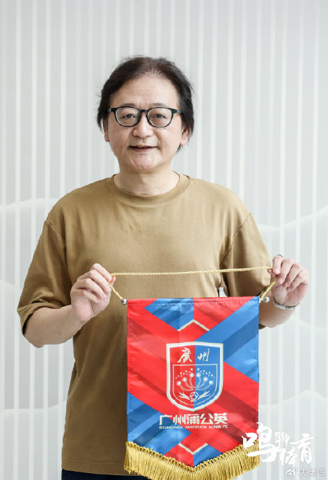 钟毅给广州蒲公英半程打7.5分:伤病高考拖累阵容,郭五岳模板金英权 钟毅给广州蒲公英半程打7.5分:伤病高考拖累阵容,郭五岳模板金英权