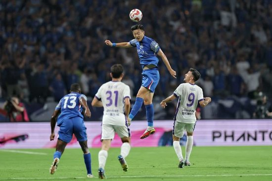 申花3-0铁桶阵破局，于根伟承认实力差距