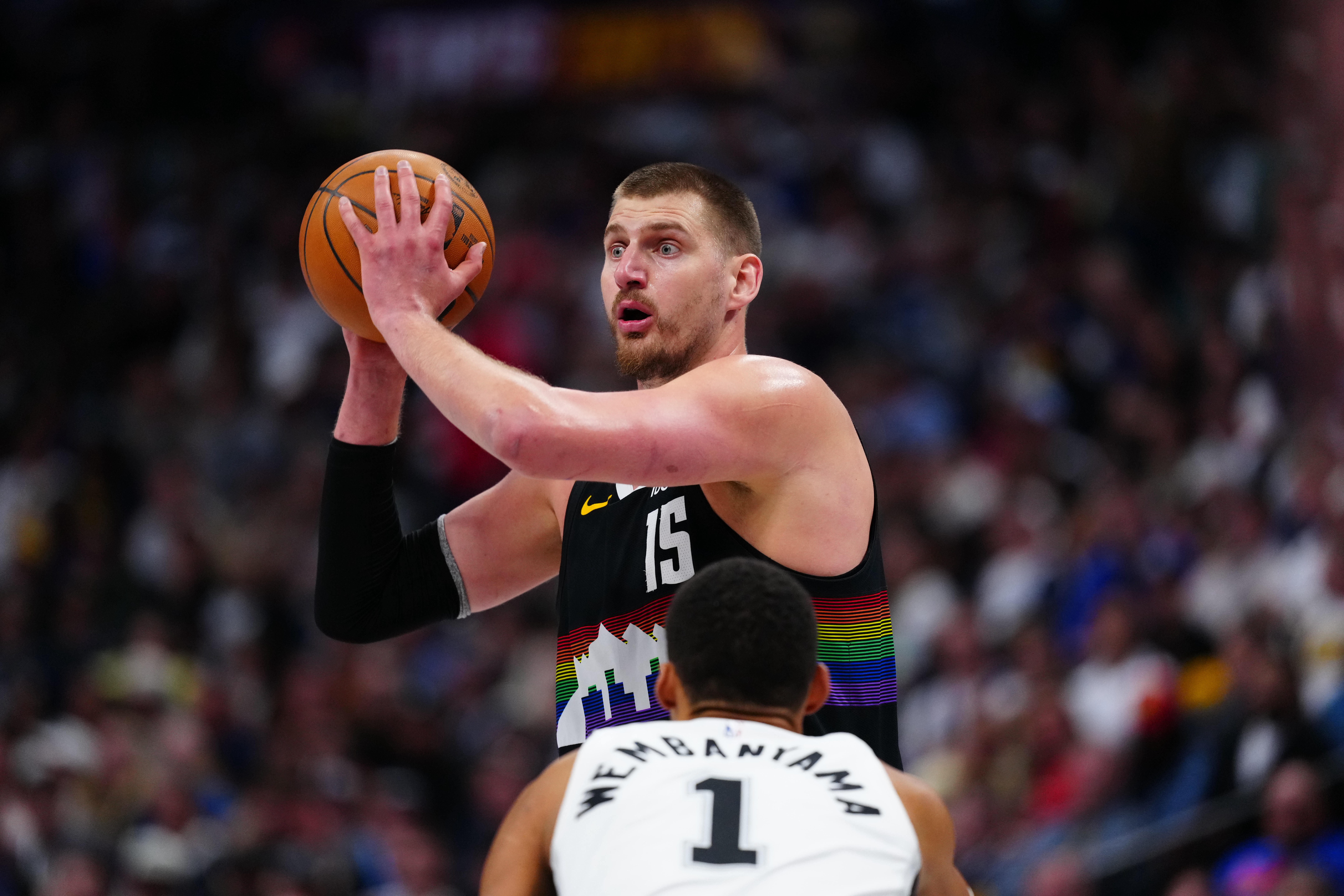 NBA战报:老鹰客场力压骑士 快船激战雷霆 马刺轻取开拓者 NBA战报:老鹰客场力压骑士 快船激战雷霆 马刺轻取开拓者