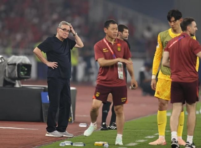 0-1负印尼 国足提前一轮无缘世界杯 伊万主动揽责 0-1负印尼 国足提前一轮无缘世界杯 伊万主动揽责