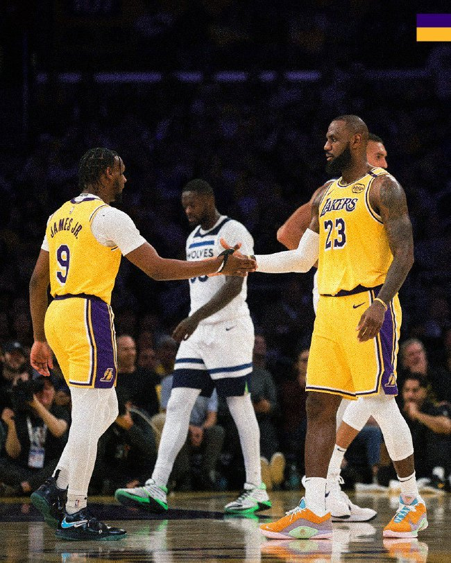 詹姆斯父子同场创NBA历史首对父子兵 詹姆斯父子同场创NBA历史首对父子兵
