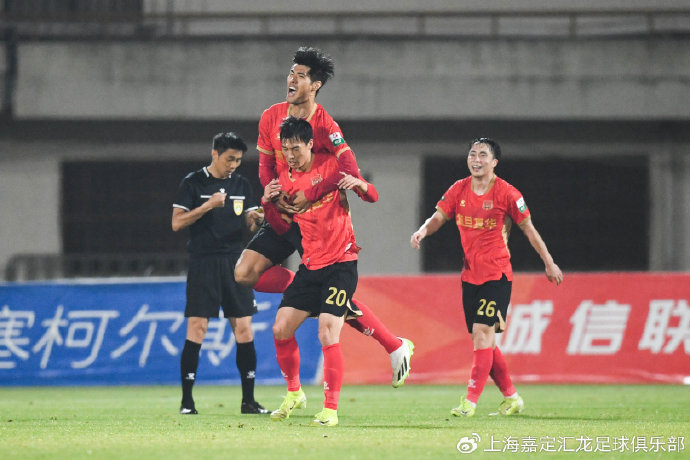 中甲三队齐换帅:嘉定汇龙3-0开门红 苏州换萨尔科 红狮垫底自救 中甲三队齐换帅:嘉定汇龙3-0开门红 苏州换萨尔科 红狮垫底自救