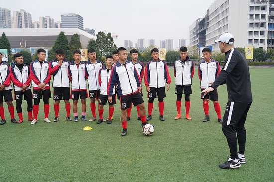 孙继海青训索赔18万:家长控诉与行业规则对峙 孙继海青训索赔18万:家长控诉与行业规则对峙