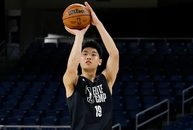 崔永熙落选后终获NBA机会 篮网两年双向合同锁定中国锋线 崔永熙落选后终获NBA机会 篮网两年双向合同锁定中国锋线
