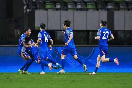 18岁双星处子球 申花客场3-1力克梅州紧追蓉城