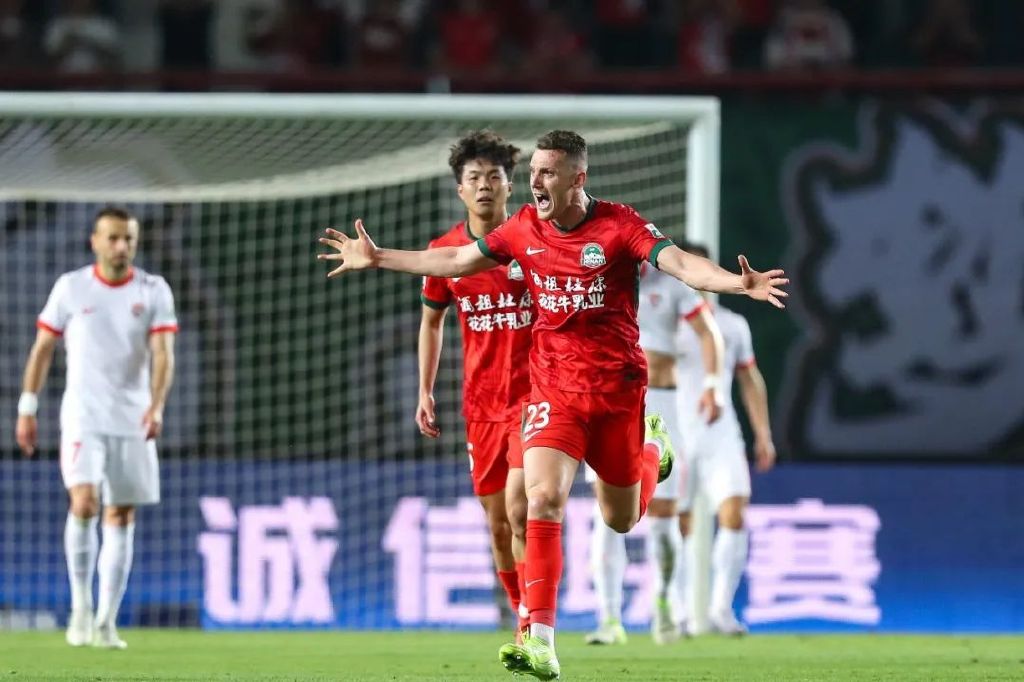 河南3-1逆转海牛取主场首胜 南基一用人迷局与临场纠错 河南3-1逆转海牛取主场首胜 南基一用人迷局与临场纠错