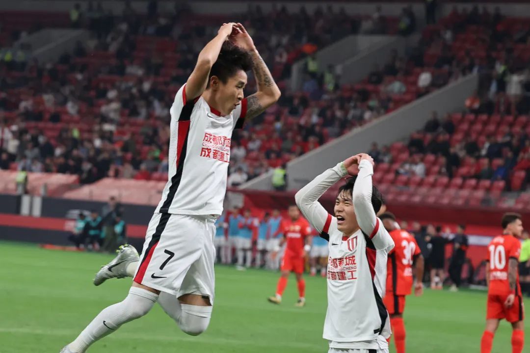 蓉城客场3-1破海港不败金身 近5战4胜升至中超次席