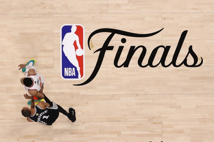 特朗普观战NBA总决G3 安保升级致更衣室关闭场边禁入 特朗普观战NBA总决G3 安保升级致更衣室关闭场边禁入