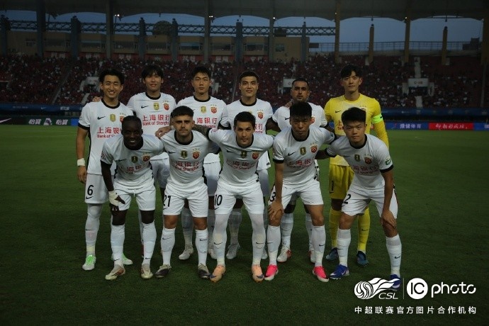 海港客场2-1逆转河南,替补克劳德头槌制胜 海港客场2-1逆转河南,替补克劳德头槌制胜