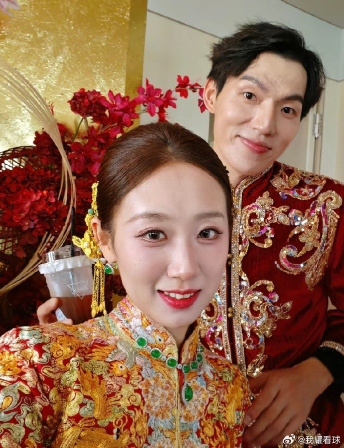 吴前温州大婚：胡明轩孙铭徽到场，浙江队长领证一年后补办仪式