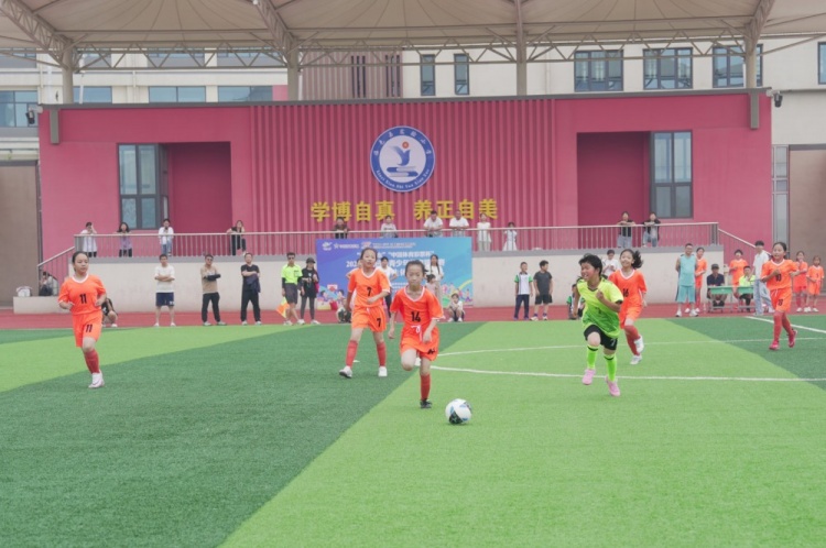 2026亚足联女足日临邑站：女足对抗赛五中vs兴隆中学开踢