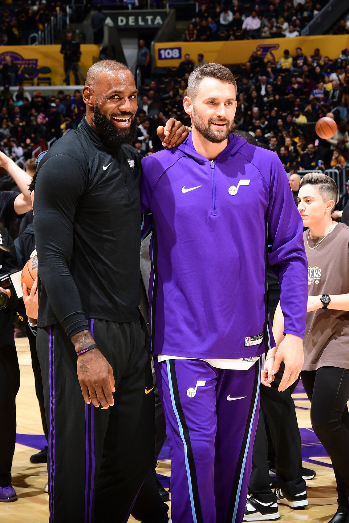 夸梅·布朗炮轰ESPN:为吹詹姆斯贬低乐福太荒唐 狼队数据堪比KG 夸梅·布朗炮轰ESPN:为吹詹姆斯贬低乐福太荒唐 狼队数据堪比KG