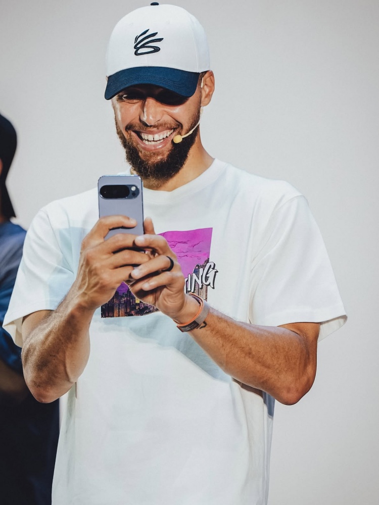 库里晒北京站活动照片:感受到满满的爱意 感谢每一位到场的朋友 库里晒北京站活动照片:感受到满满的爱意 感谢每一位到场的朋友