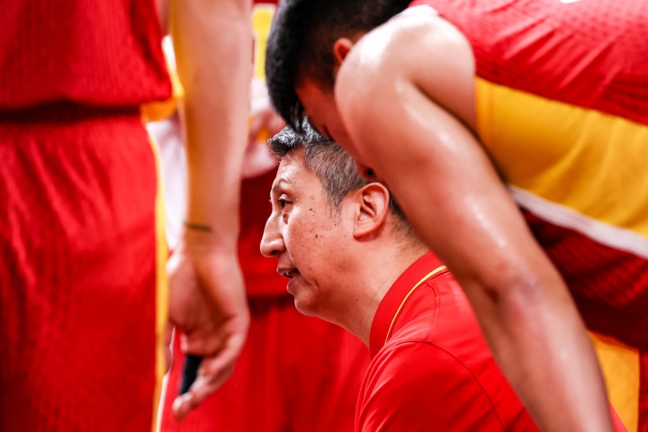 新黄河:中国男篮与世界接轨,不妨从国家队主教练开始 新黄河:中国男篮与世界接轨,不妨从国家队主教练开始
