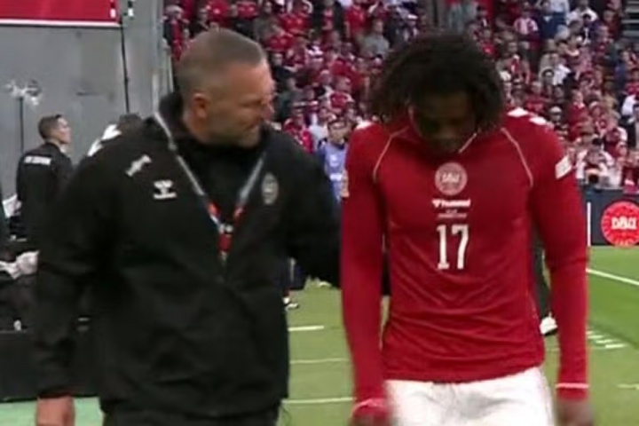 曼晚:多尔古预计将因伤退出本期丹麦队,返回曼联接受检查 曼晚:多尔古预计将因伤退出本期丹麦队,返回曼联接受检查